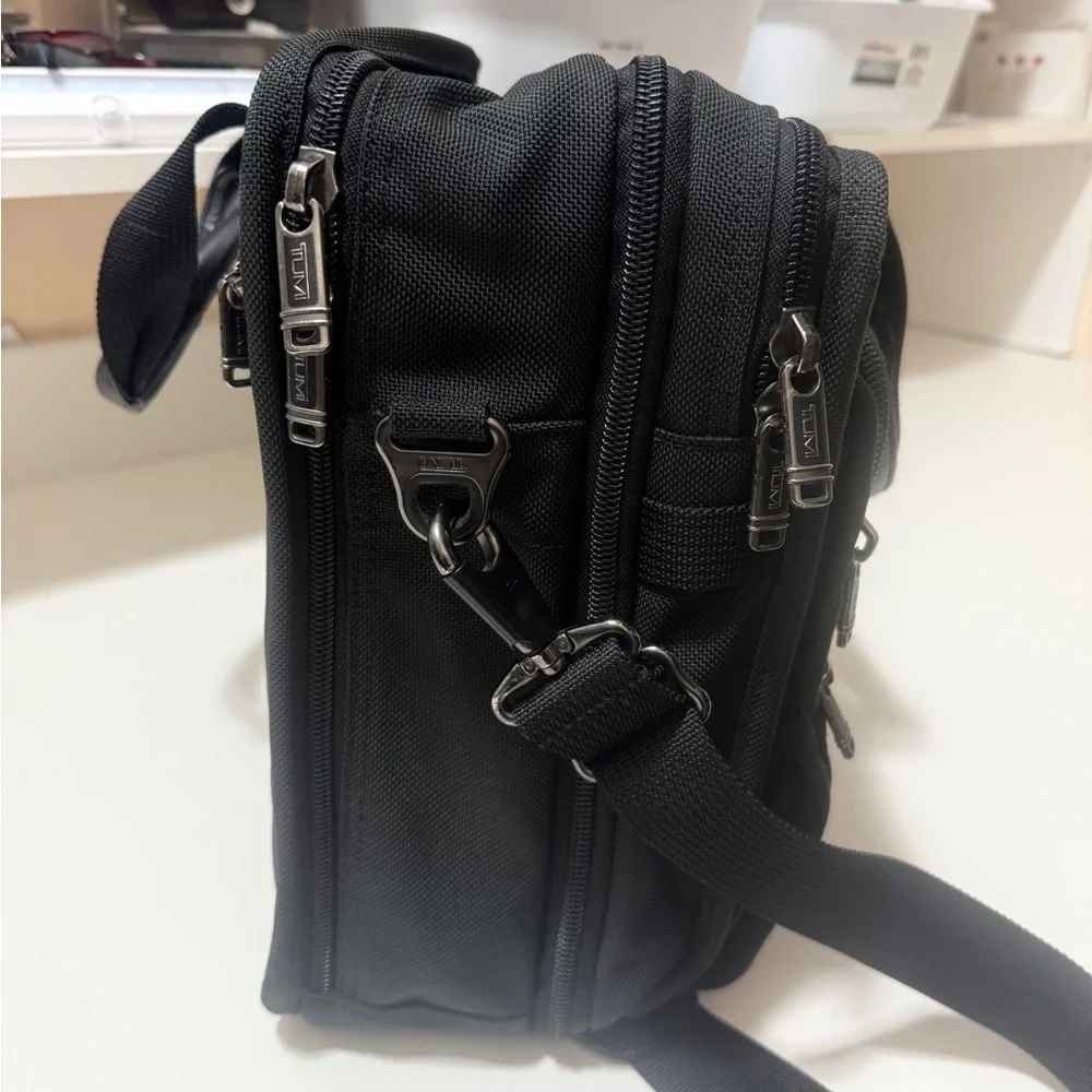 TUMI Alpha Expandable Briefcase Ballistic Nylon Laptop Messenger Bag Black